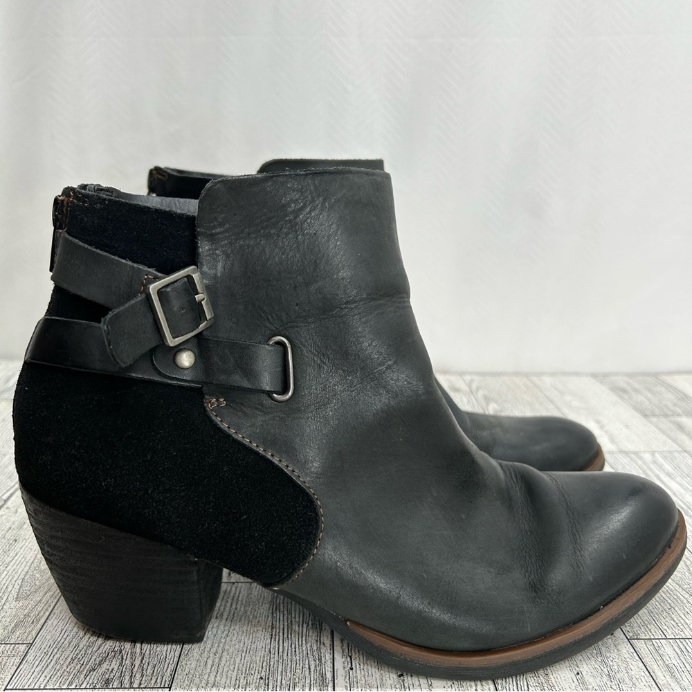 Korks Reynosa black ankle booties